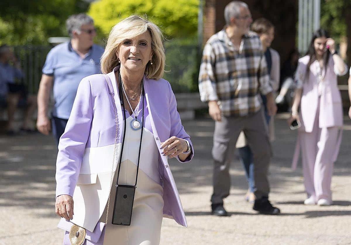 Verónica Casado, médica de Familia y exconsejera de Sanidad, en junio de 2024 a la entrada de un homenaje que le hicieron por su jubilación.