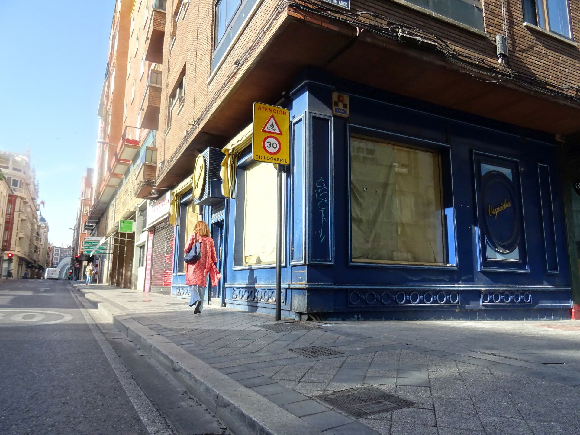 Exterior de la antigua perfumería Orquídea.