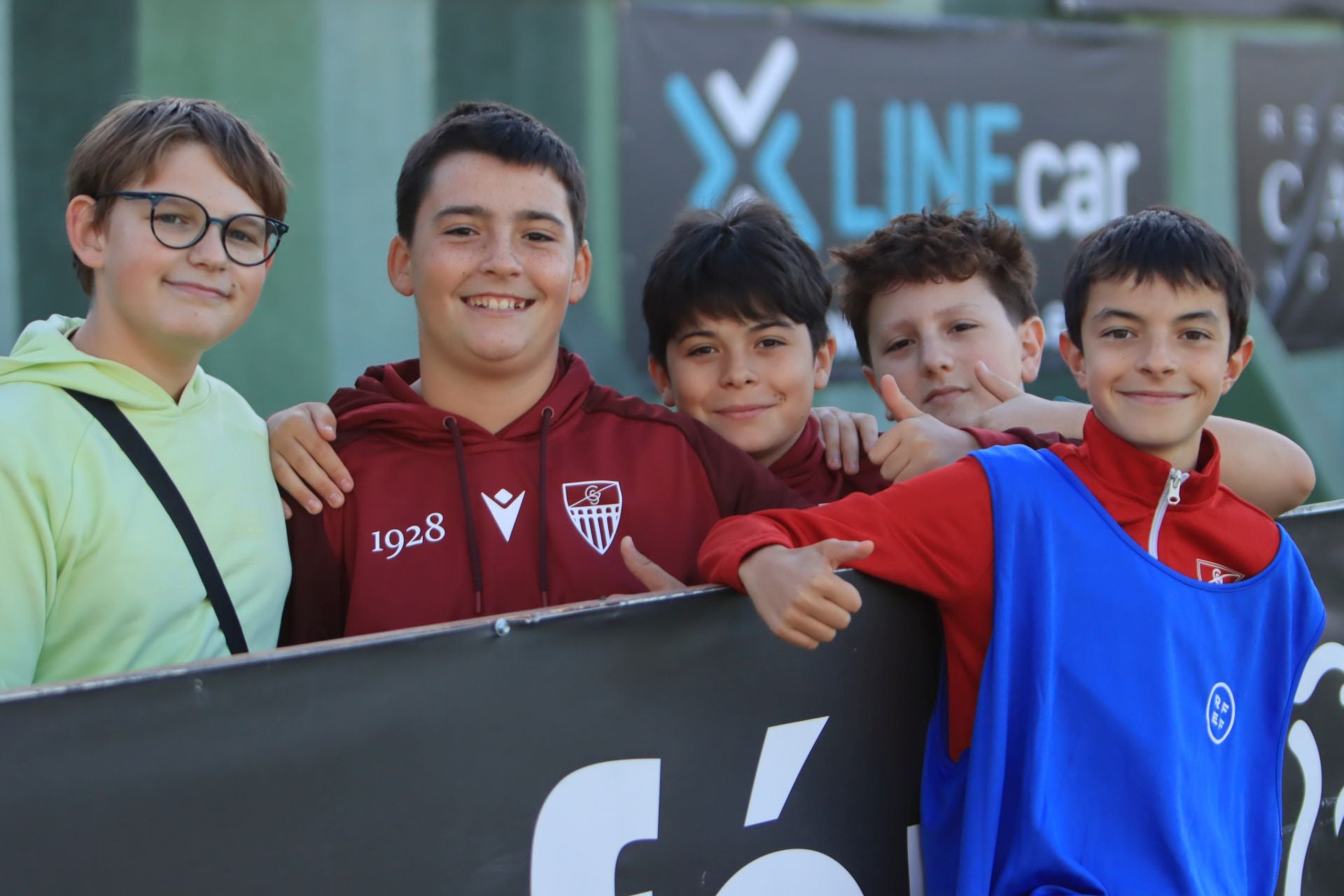 Búscate en las gradas de La Albuera durante el triunfo de la Segoviana