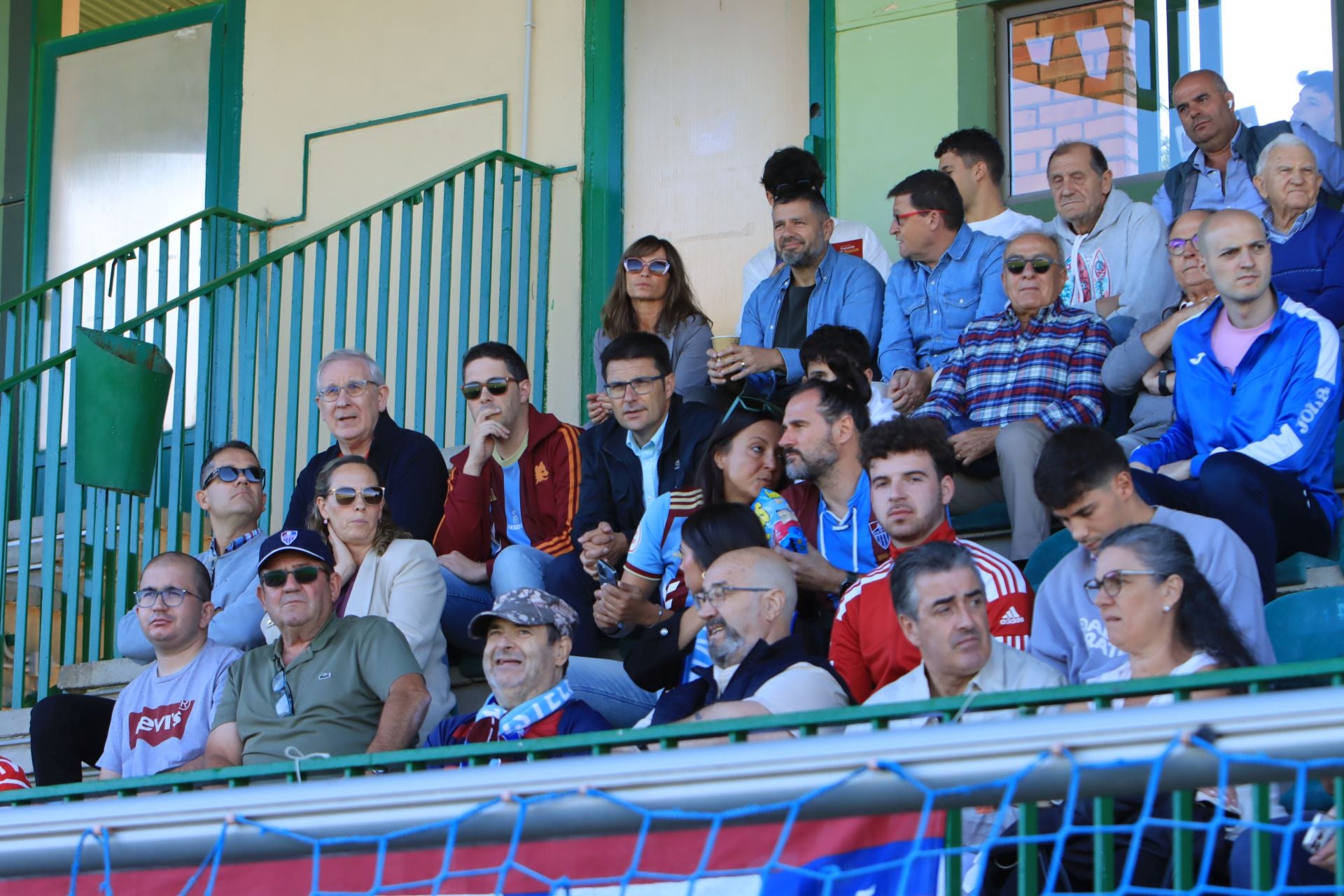 Búscate en las gradas de La Albuera durante el triunfo de la Segoviana