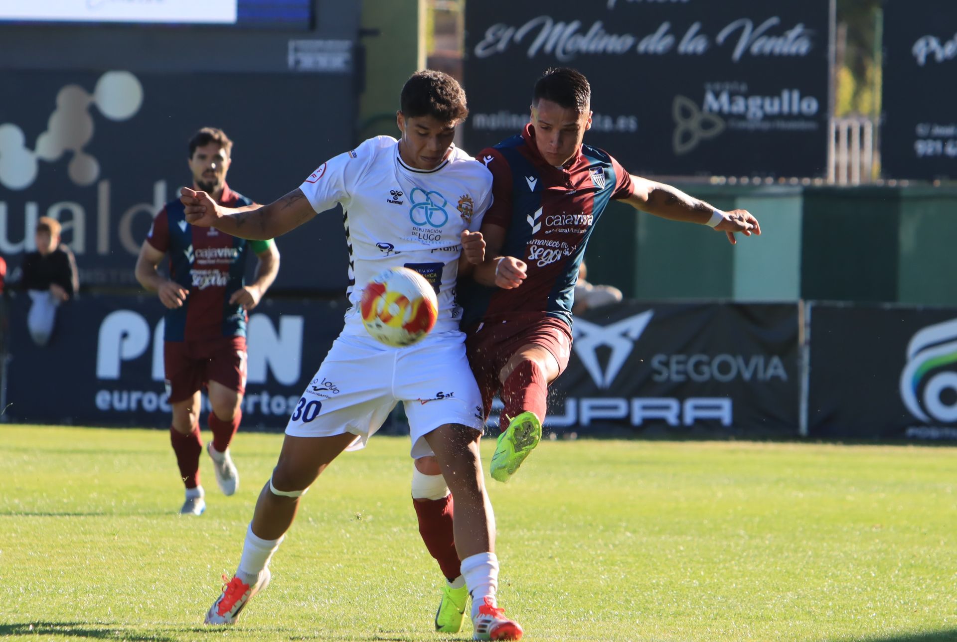Fotos del triunfo de la Segoviana ante la SD Sarriana