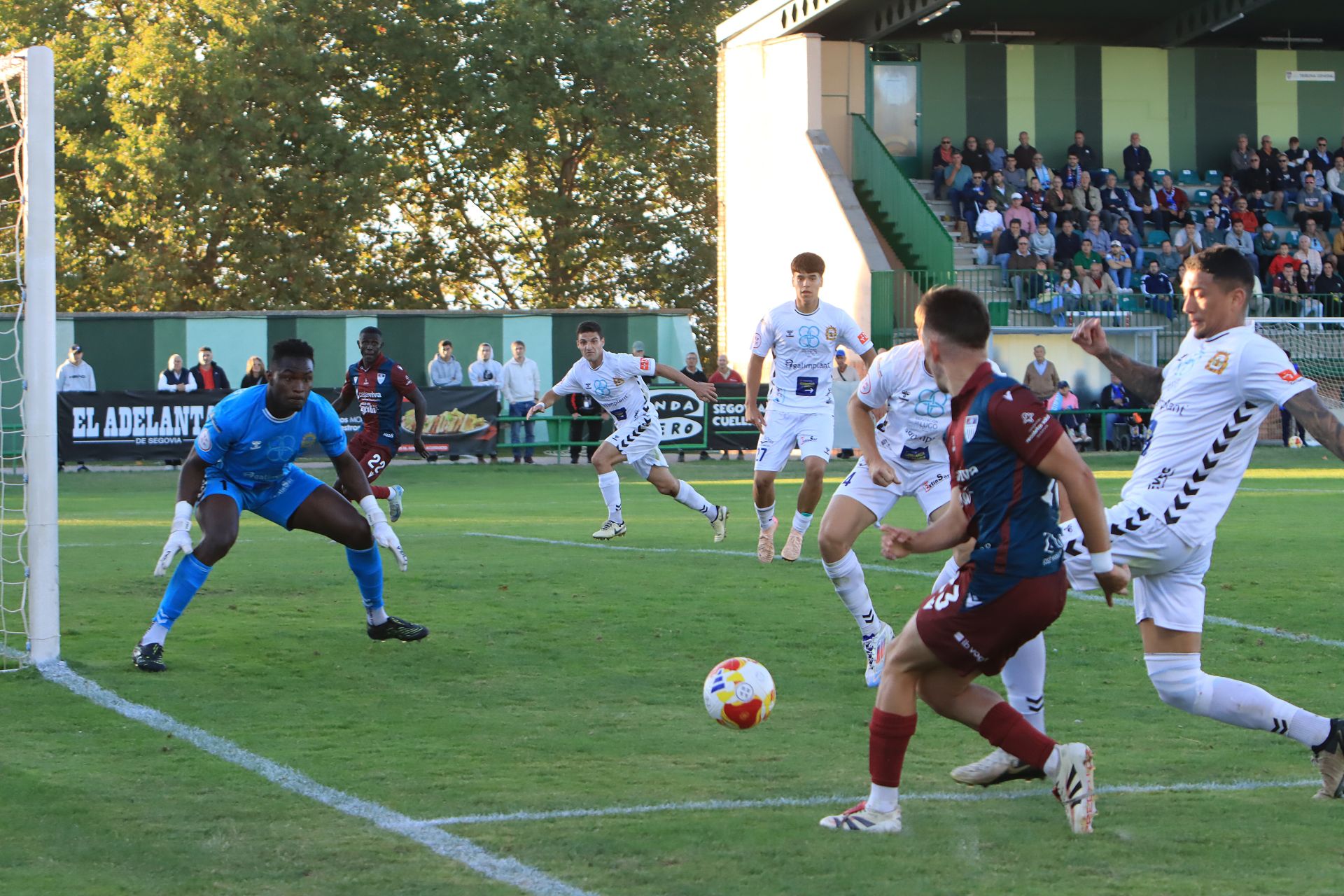 Fotos del triunfo de la Segoviana ante la SD Sarriana