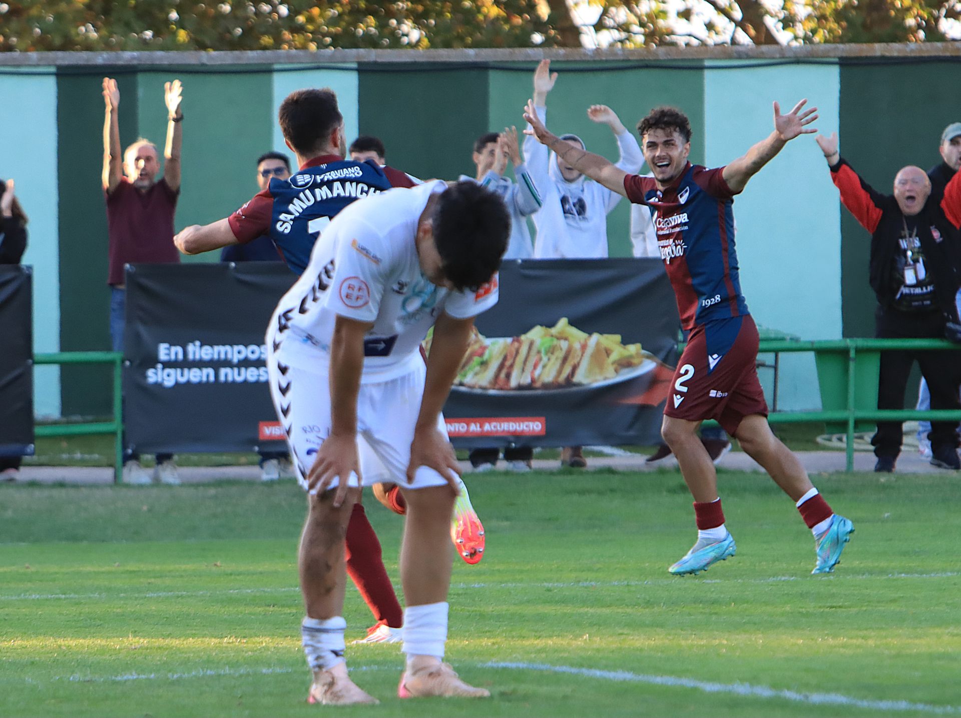 Fotos del triunfo de la Segoviana ante la SD Sarriana