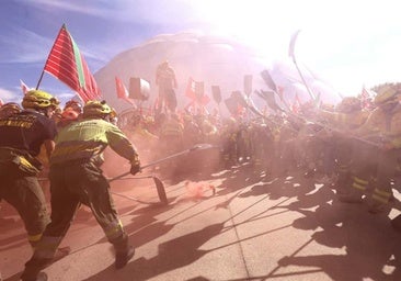 Bomberos y agentes forestales claman en Valladolid «contra la precariedad» de los operativos contra incendios