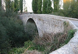 Puente de entrada a Megeces desde Cogeces de Íscar.