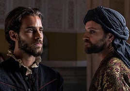 Fotograma de la película 'El cautivo' con los actores Julio Peña (izquierda) y Alessandro Borghi (derecha).