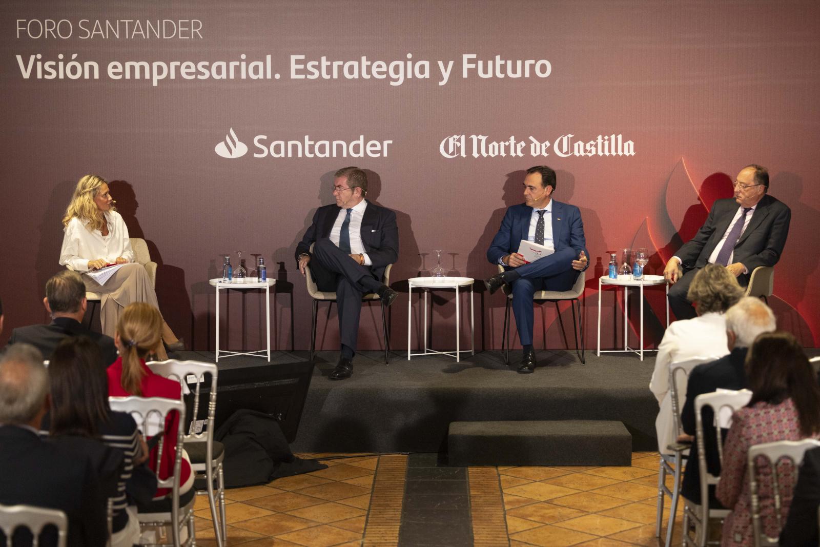 Asistentes al Foro Santander &#039;Visión empresarial, estrategia y futuro&#039;