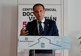 El Presidente de la Diputación, Conrado Íscar, ha sido el encargado de inaugurar el salón polivalente.