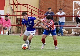 Acero, en una acción del partido.