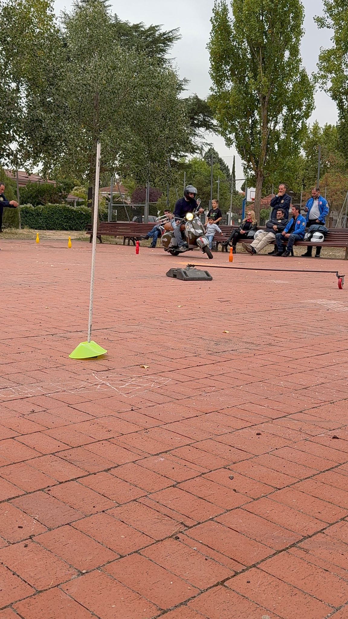 Así ha transcurrido la ruta de scooters y vespas por la provincia