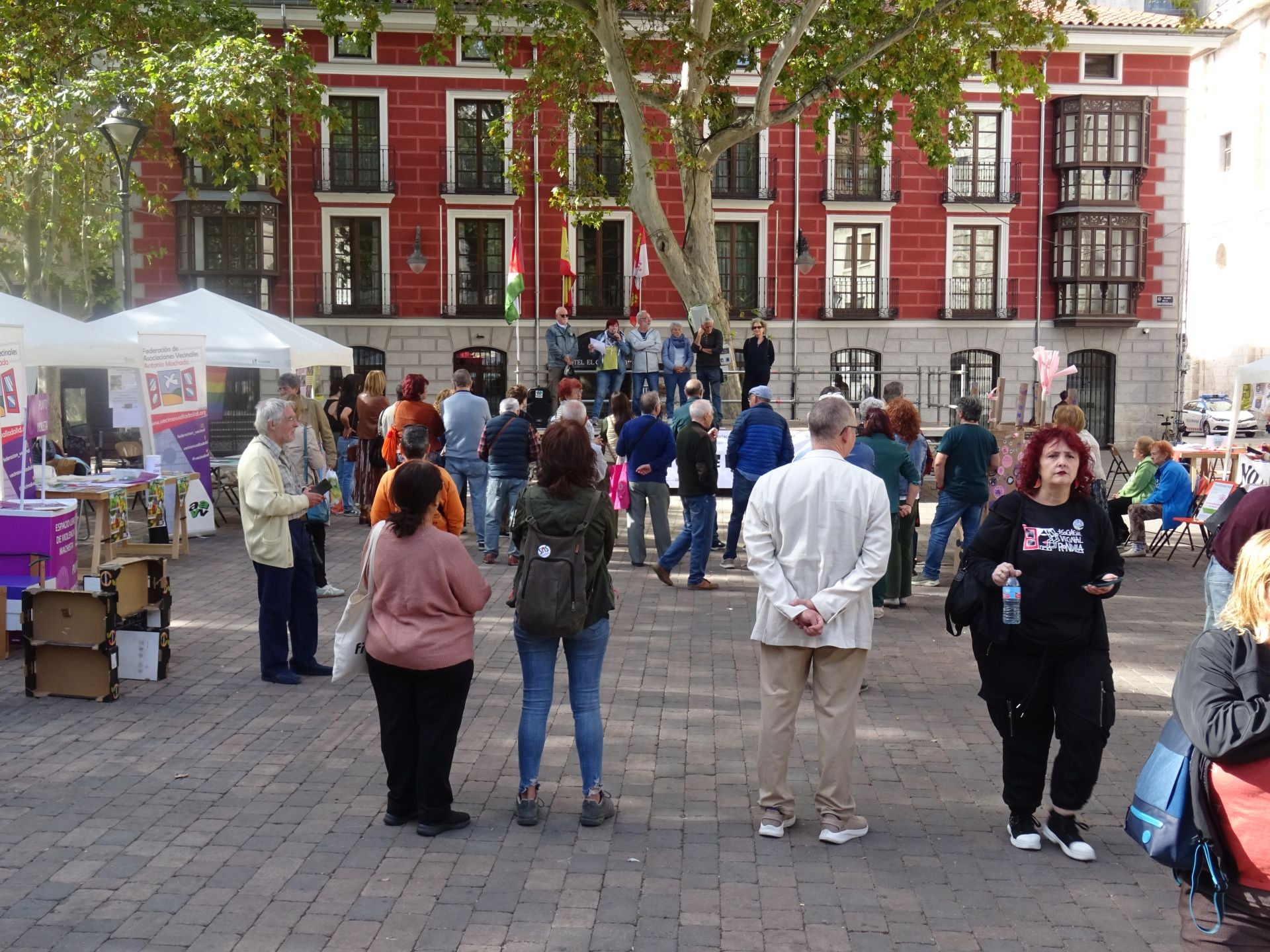 Día de los vecinos en la Plaza de la Universidad de Valladolid