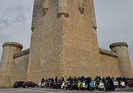 Las motos se concentraron en la explanada del Castillo de Torrelobatón