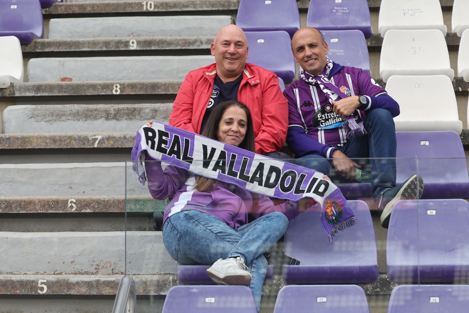 Búscate en la grada del Real Valladolid-Cultural Leonesa 1/4