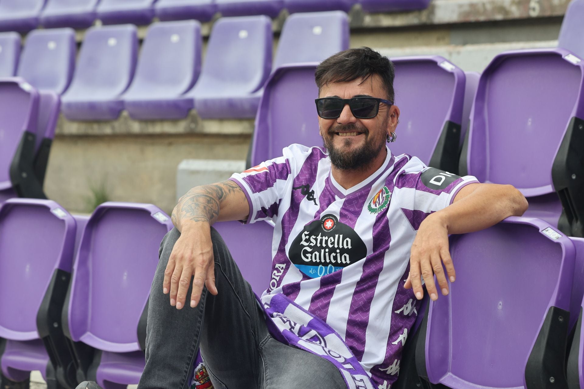 Búscate en la grada del Real Valladolid-Cultural Leonesa 1/4