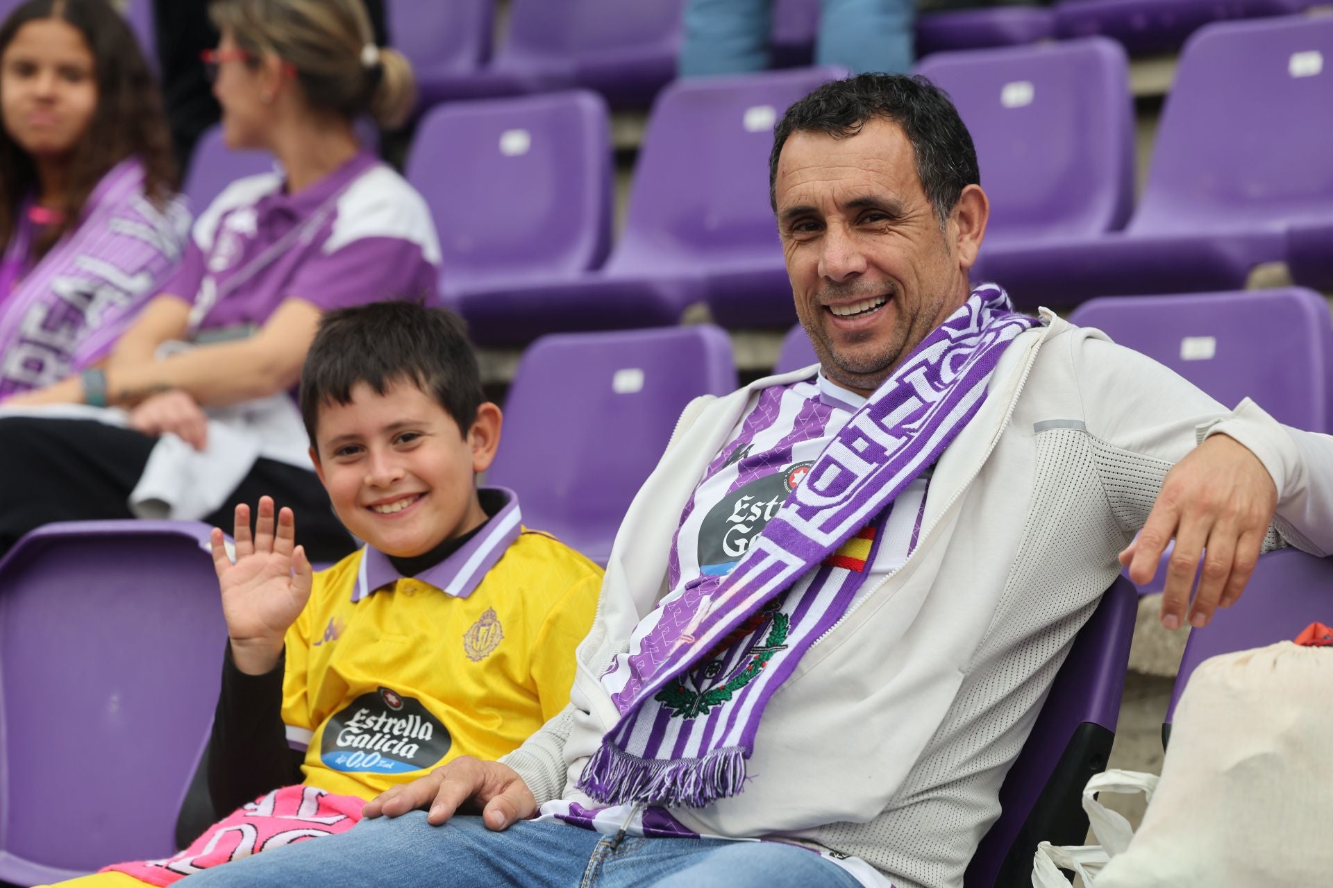 Búscate en la grada del Real Valladolid-Cultural Leonesa 1/4