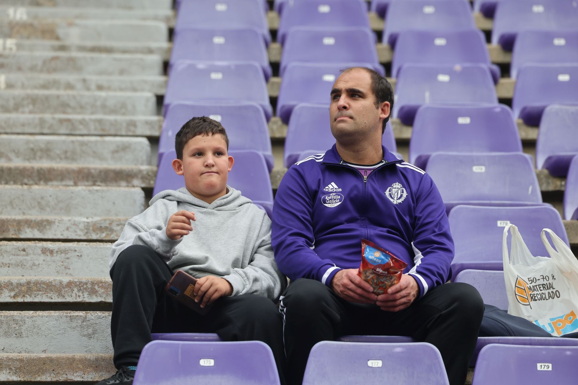 Búscate en la grada del Real Valladolid-Cultural Leonesa 2/4