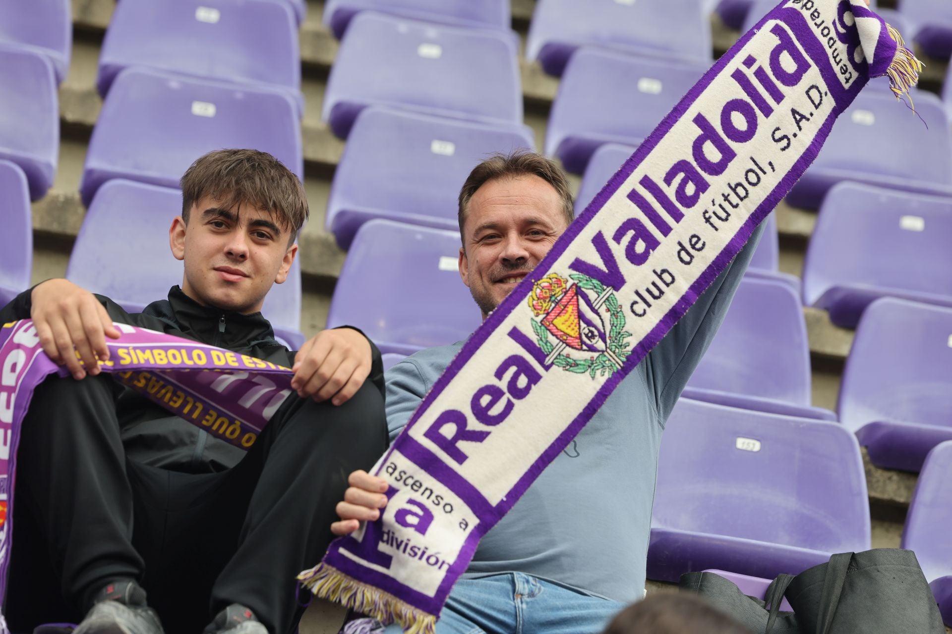 Búscate en la grada del Real Valladolid-Cultural Leonesa 2/4