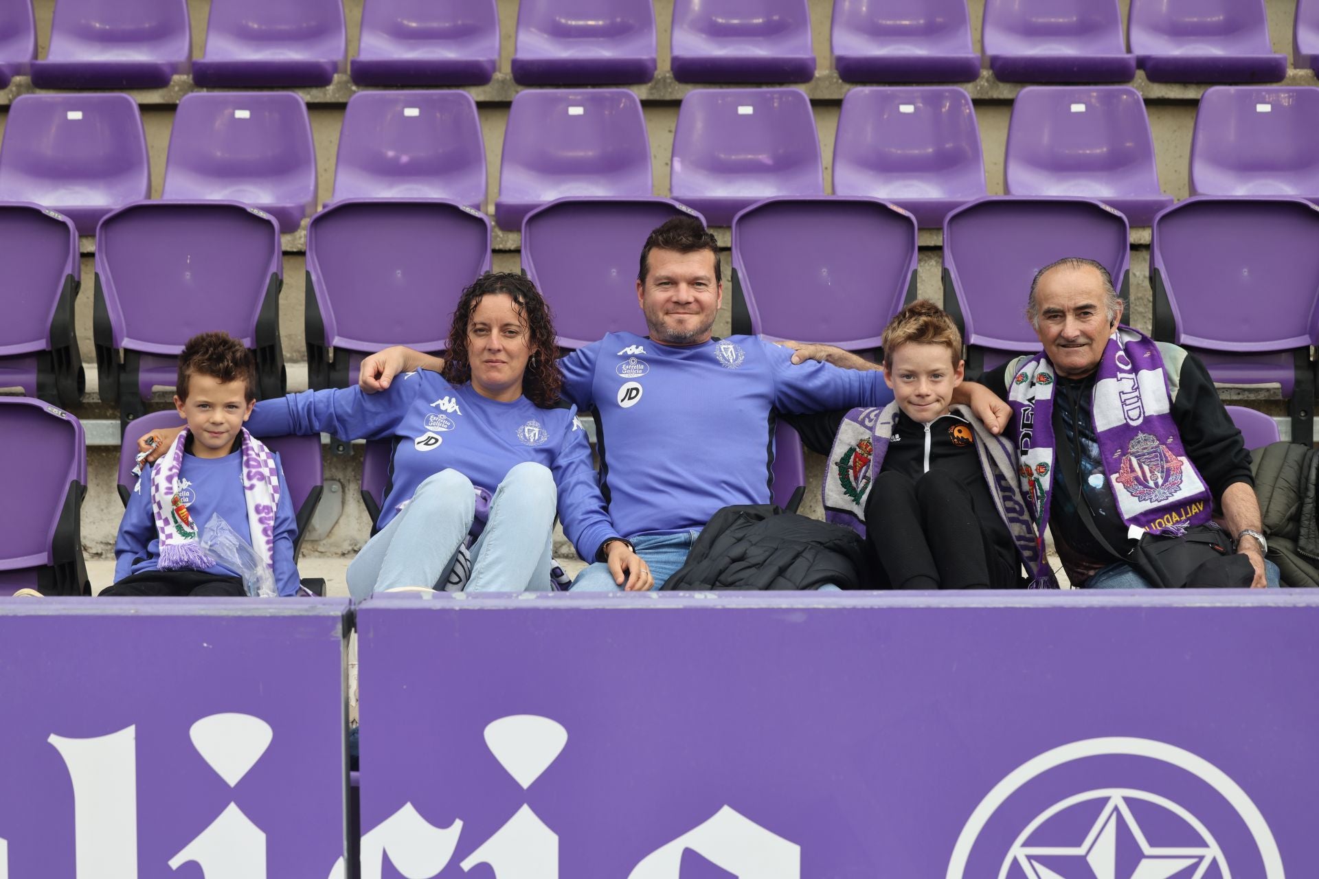Búscate en la grada del Real Valladolid-Cultural Leonesa 2/4