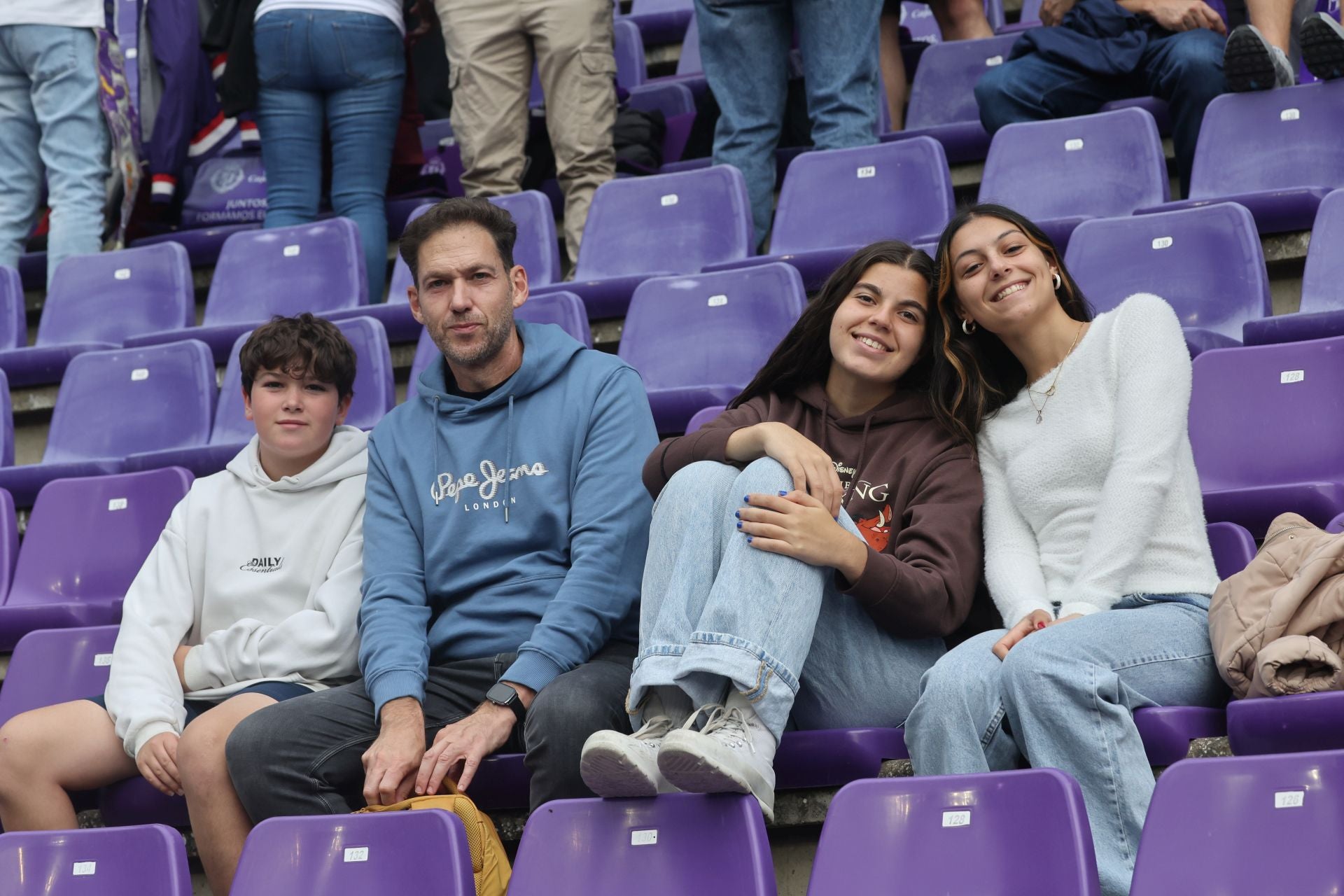 Búscate en la grada del Real Valladolid-Cultural Leonesa 3/4