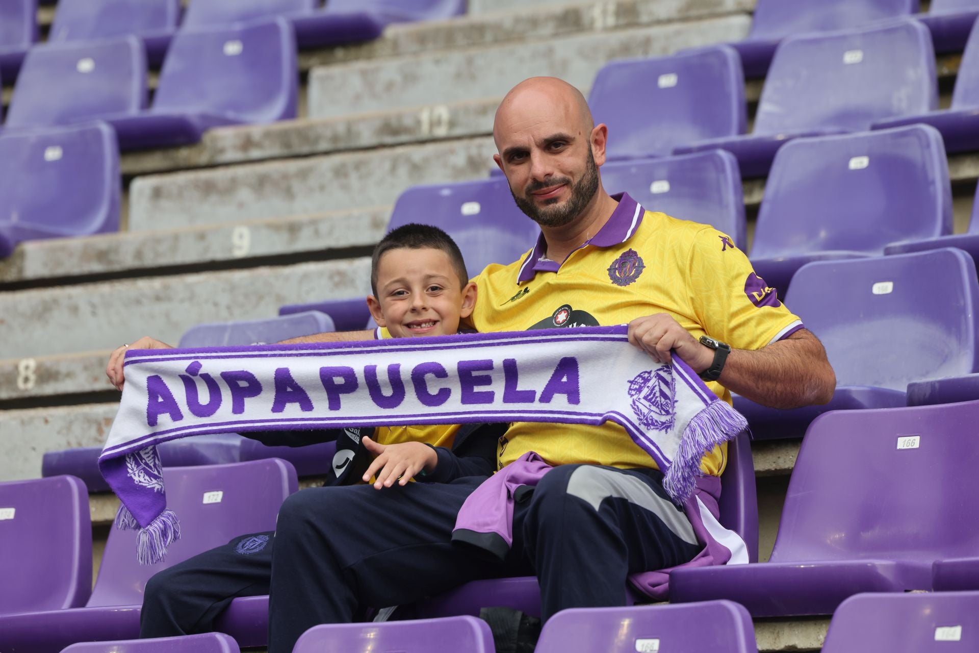 Búscate en la grada del Real Valladolid-Cultural Leonesa 3/4