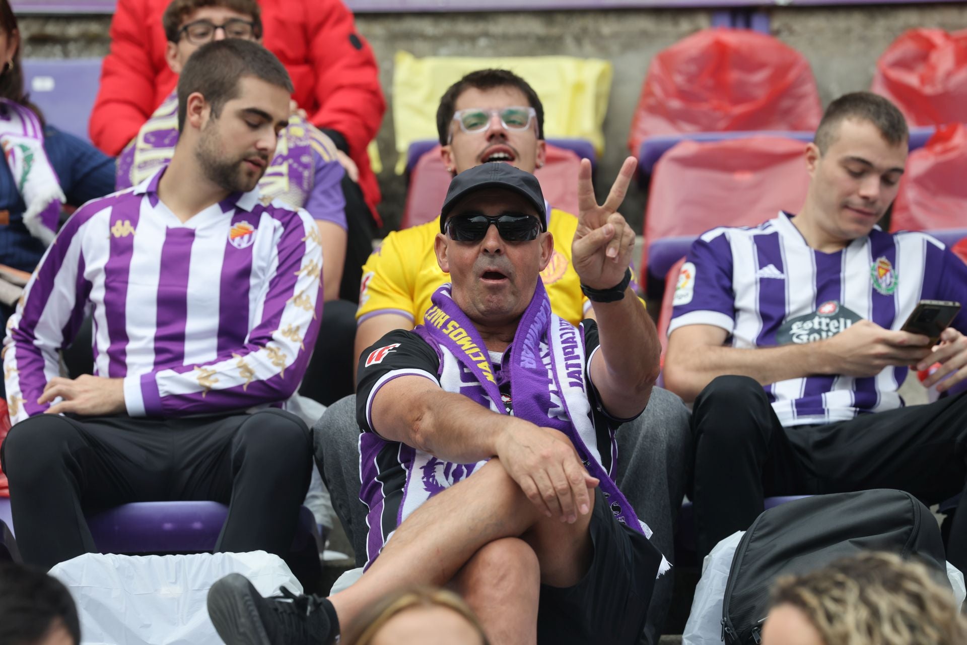 Búscate en la grada del Real Valladolid-Cultural Leonesa 4/4