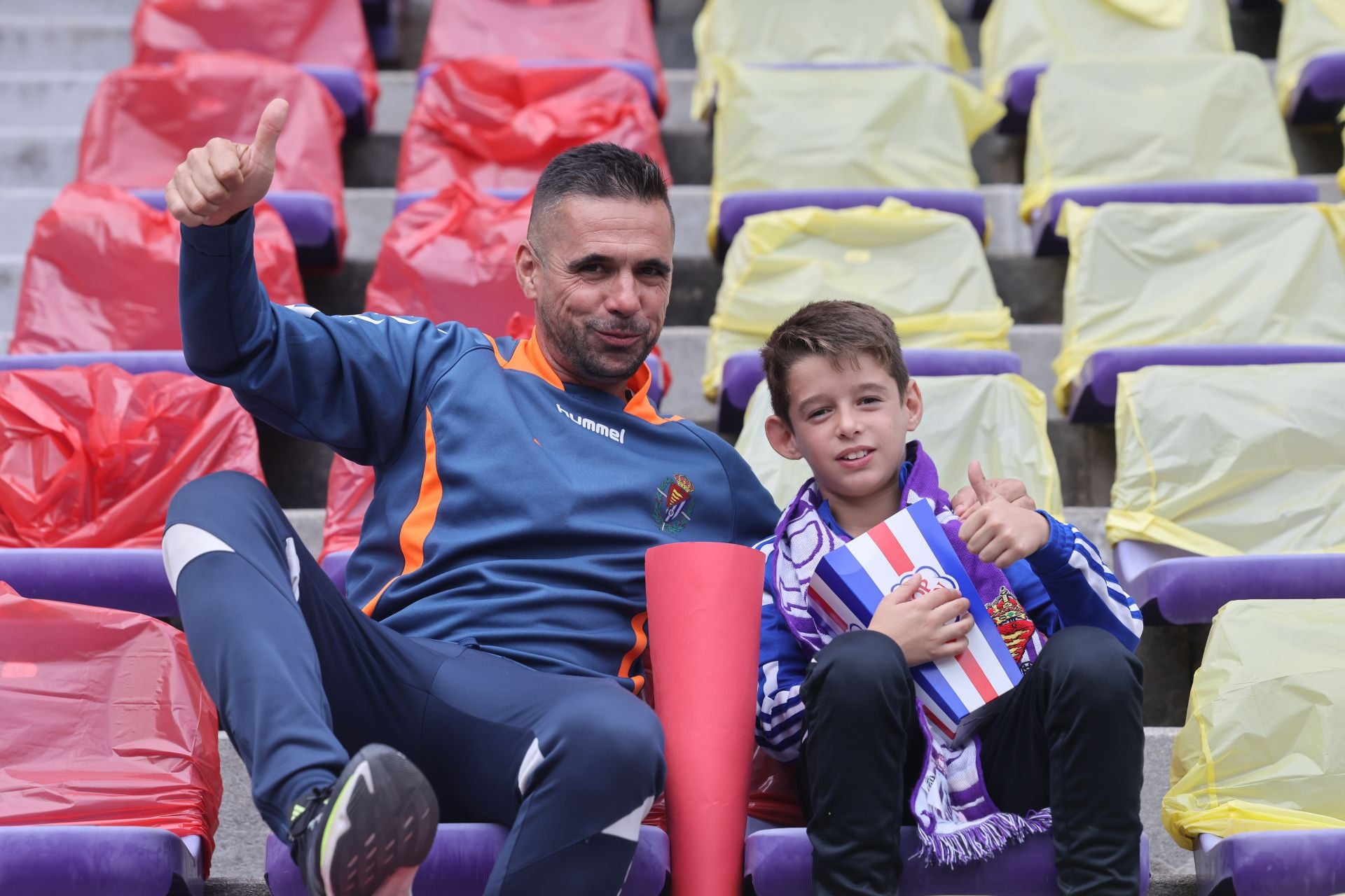 Búscate en la grada del Real Valladolid-Cultural Leonesa 4/4