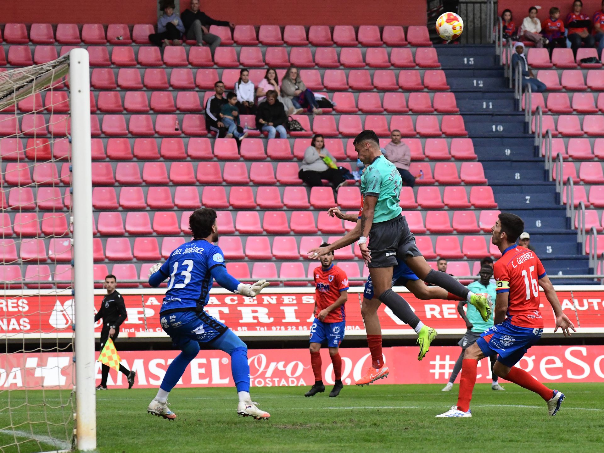 La derrota de la Segoviana en Soria, en imágenes