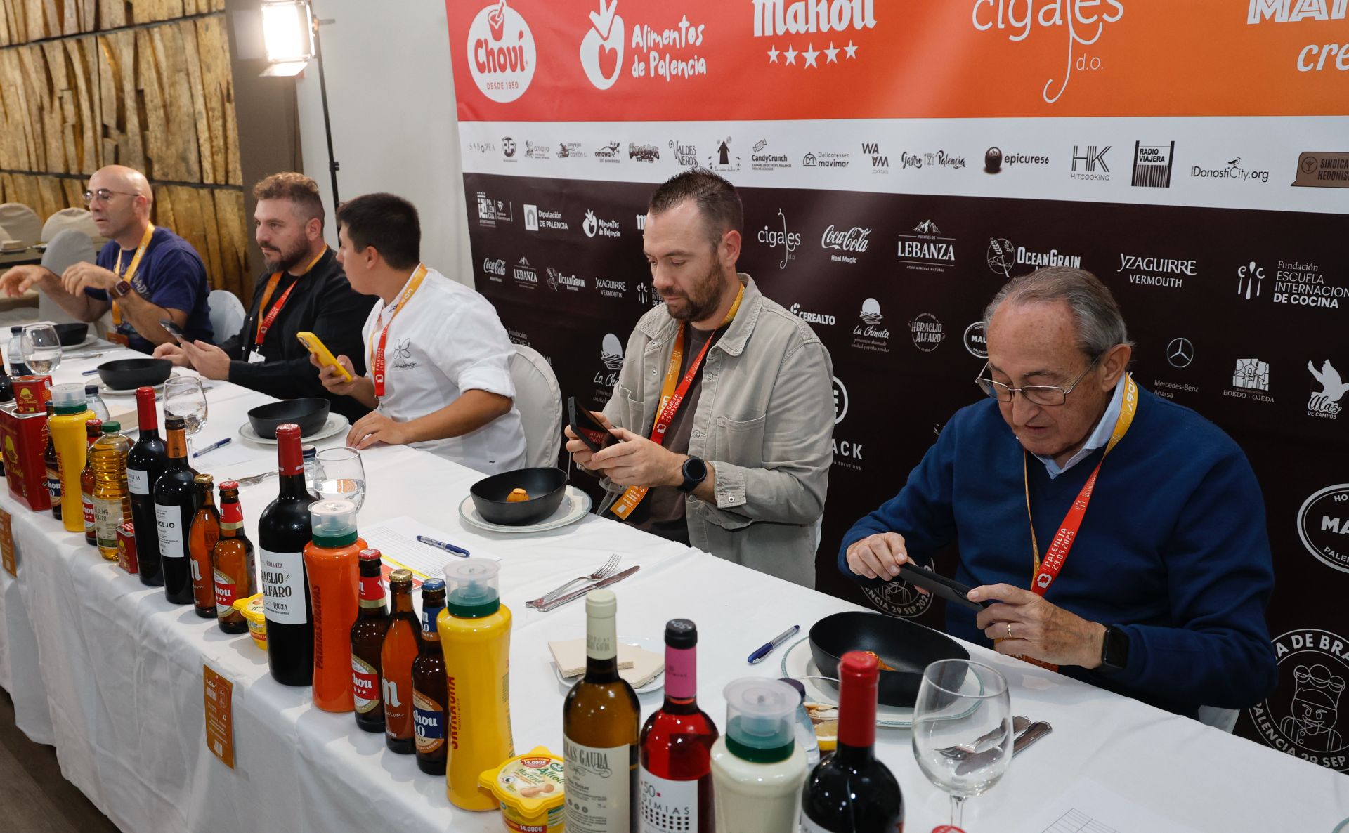 Así se cocina en el Concurso Internacional de Patatas Bravas
