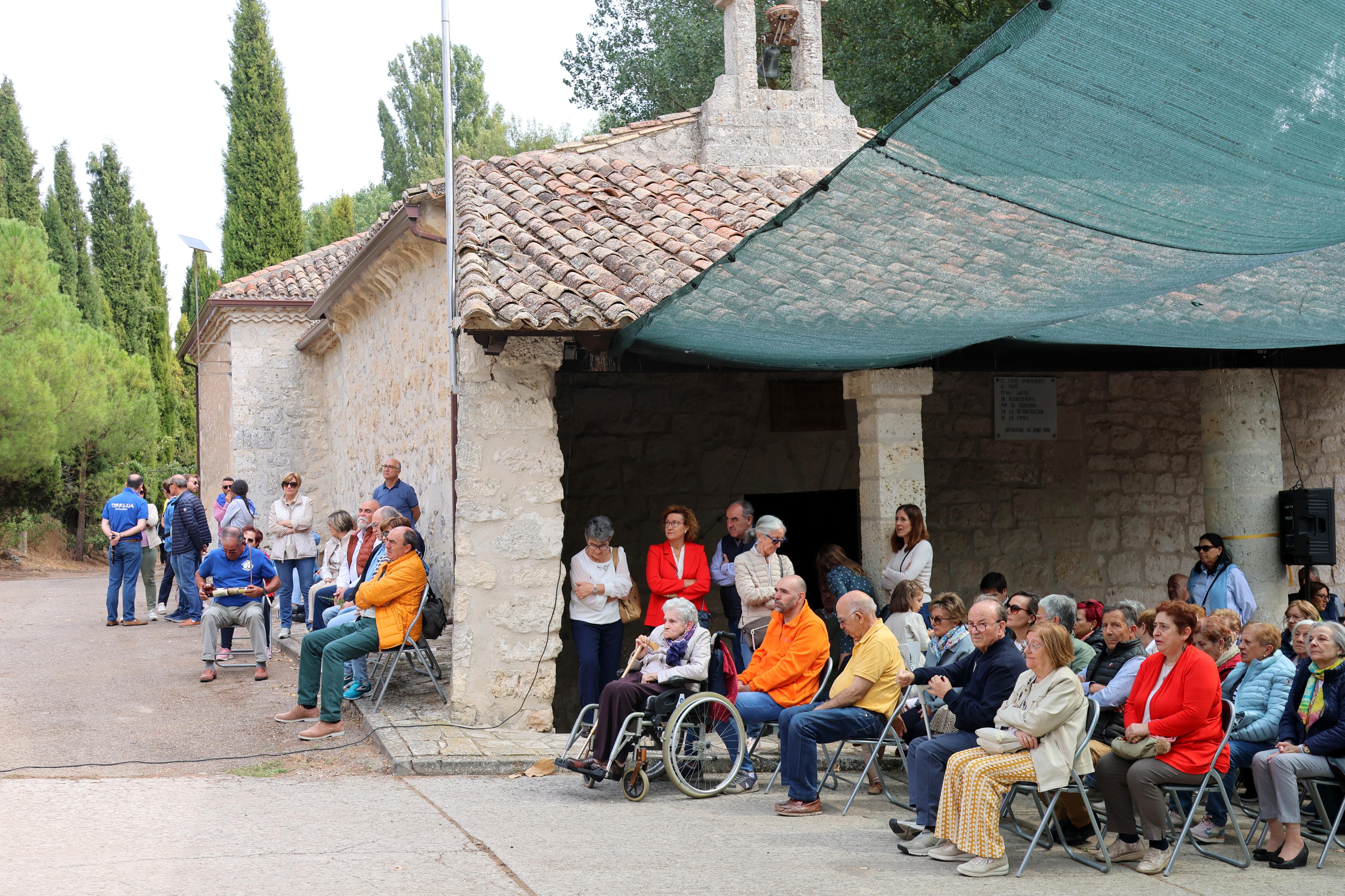Antigüedad se rinde a la Virgen de Garón