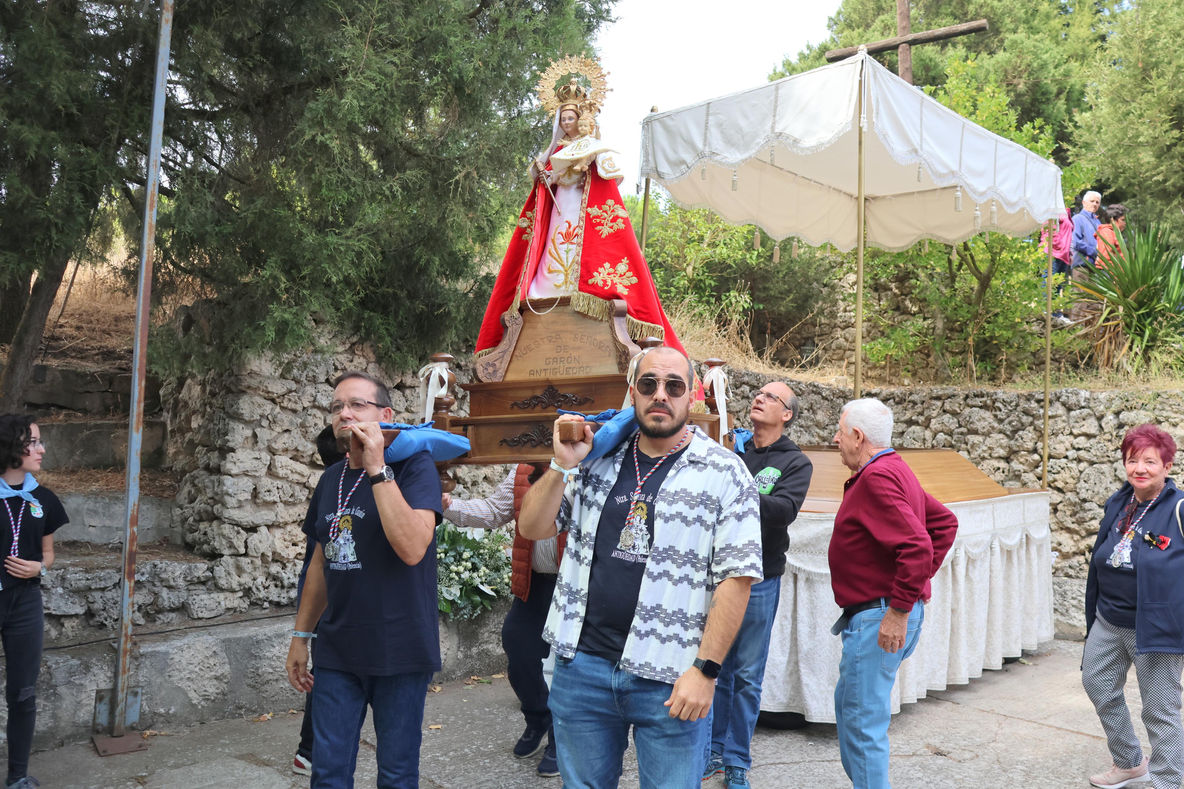 Antigüedad se rinde a la Virgen de Garón