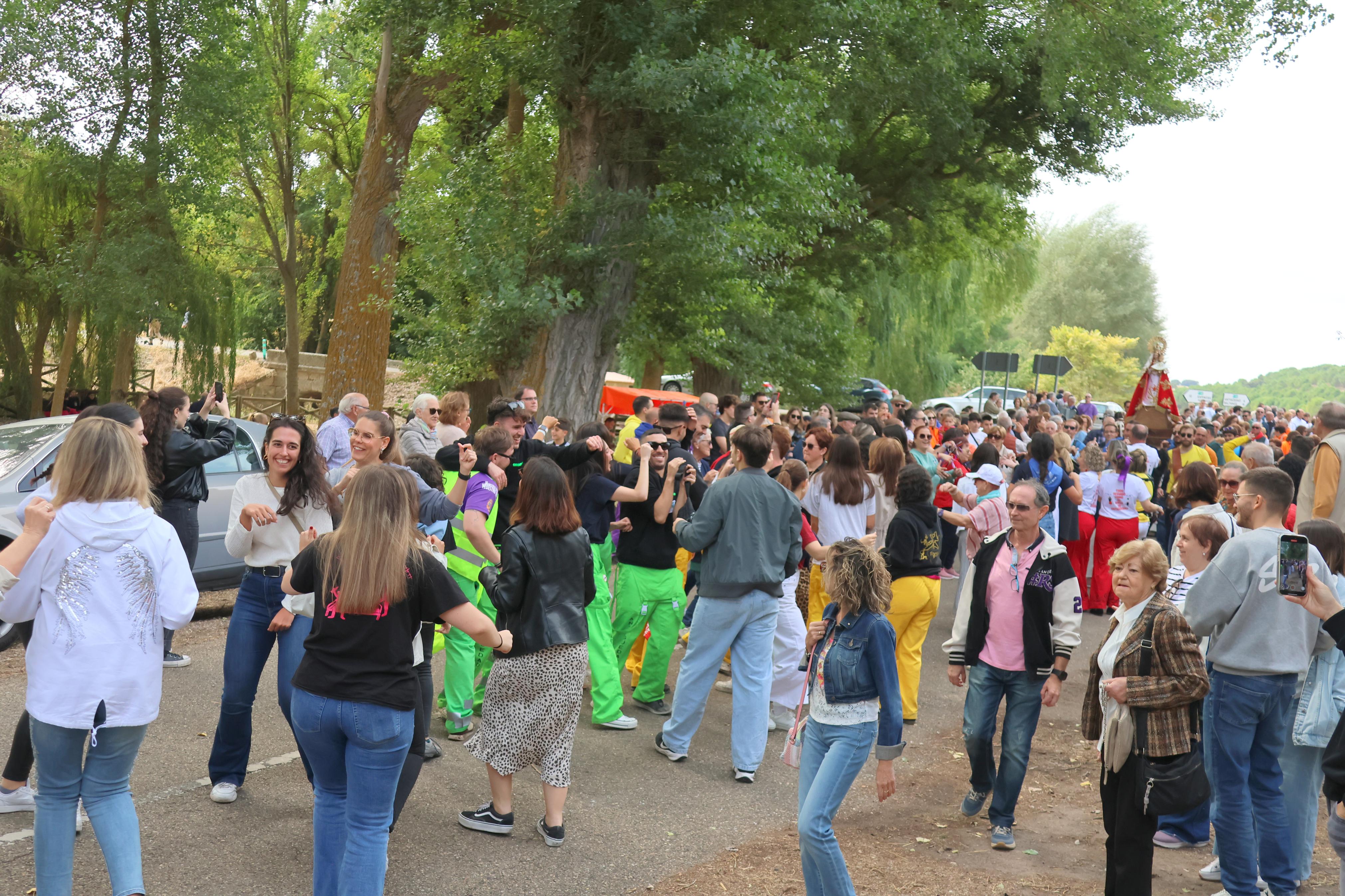Antigüedad se rinde a la Virgen de Garón