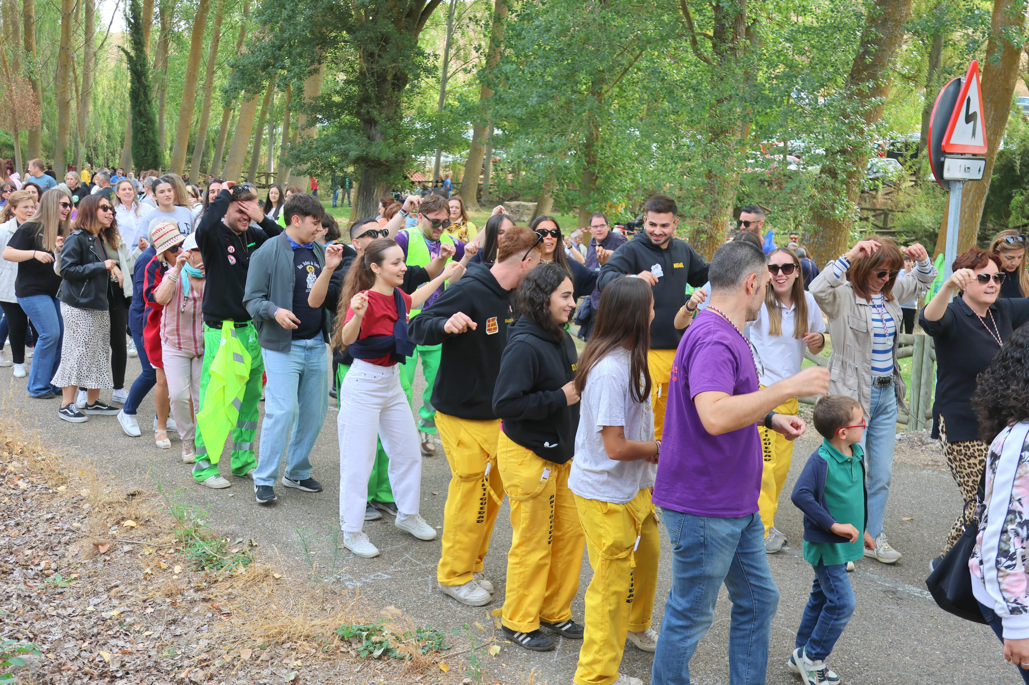 Antigüedad se rinde a la Virgen de Garón
