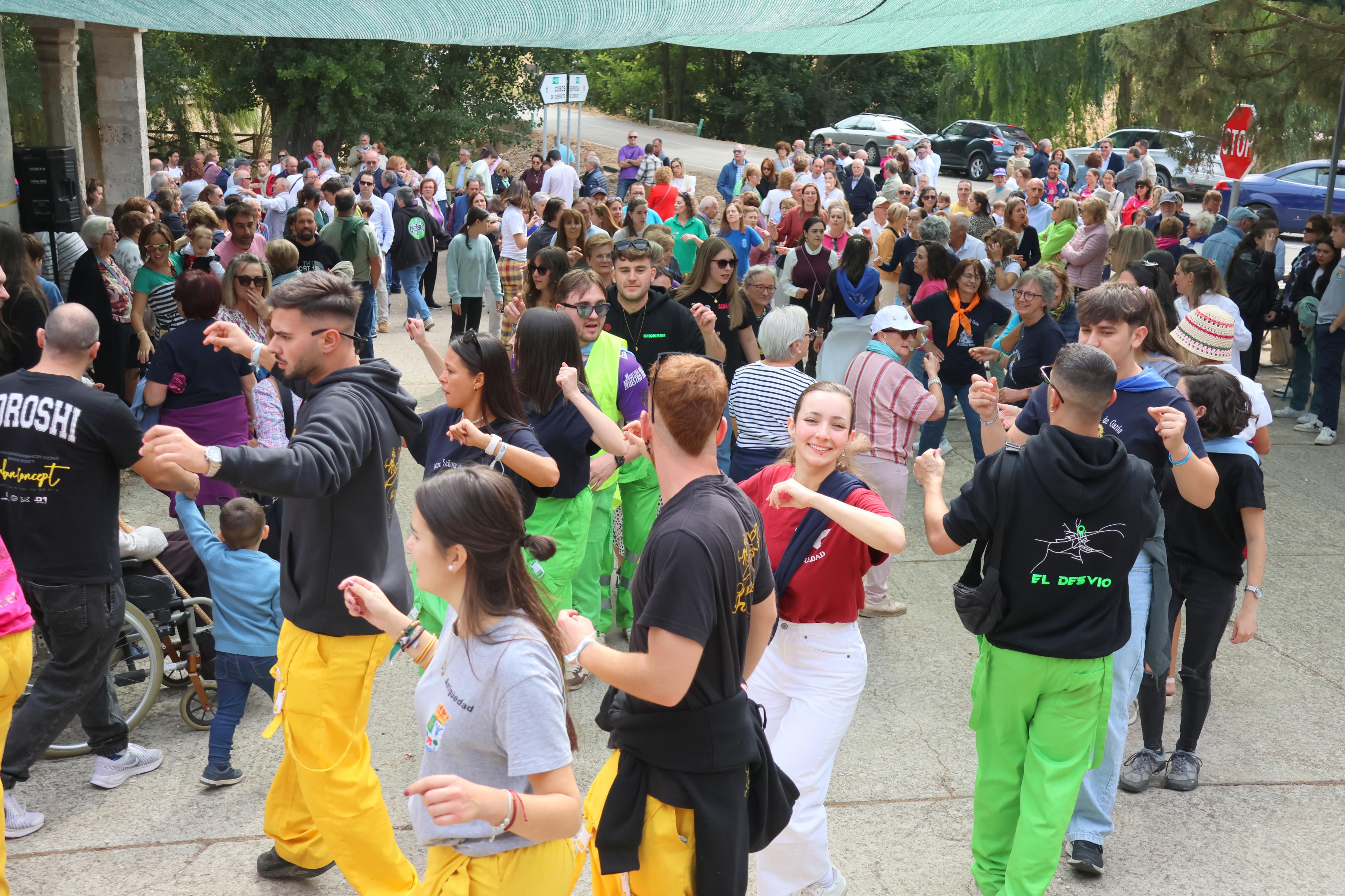 Antigüedad se rinde a la Virgen de Garón