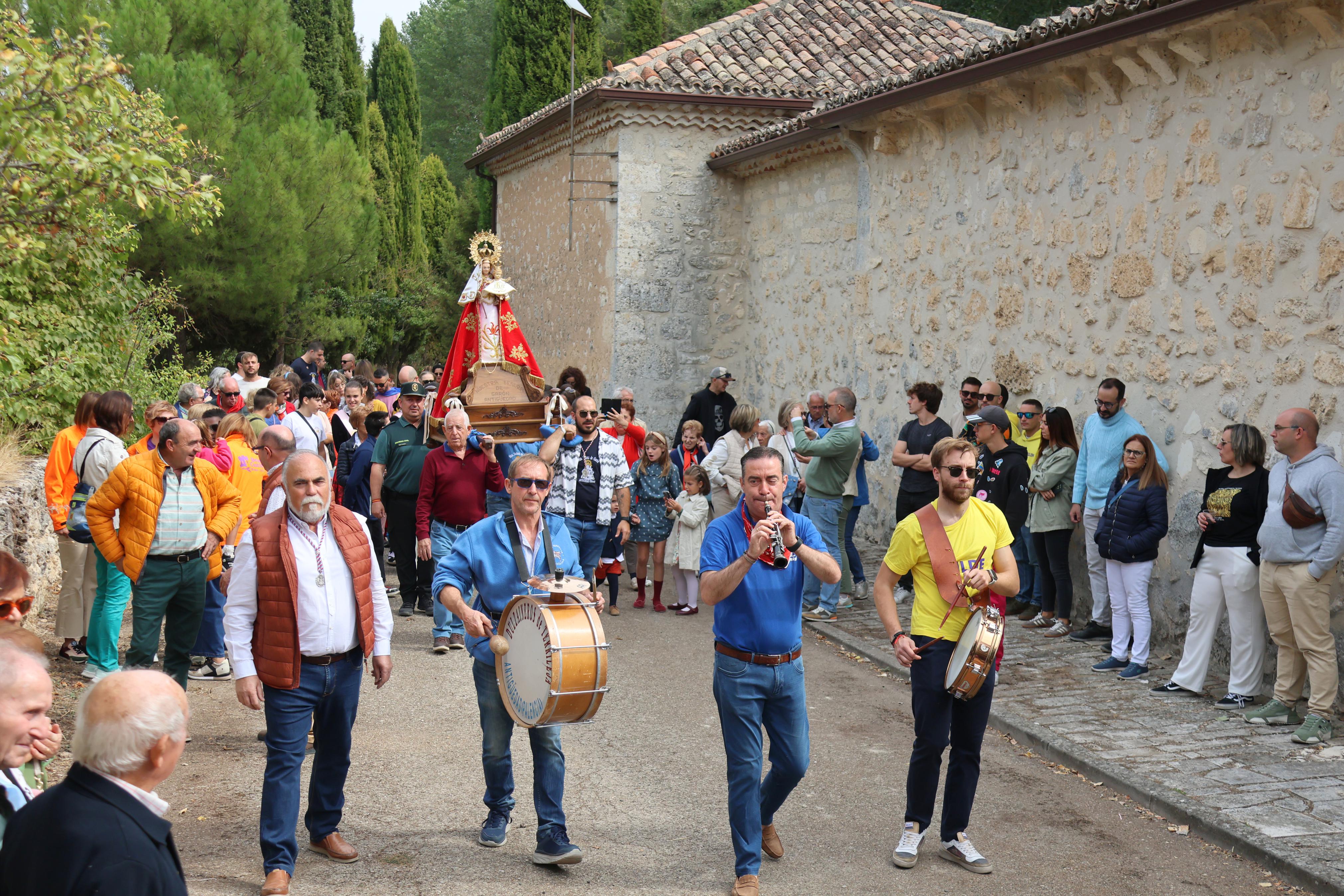 Antigüedad se rinde a la Virgen de Garón