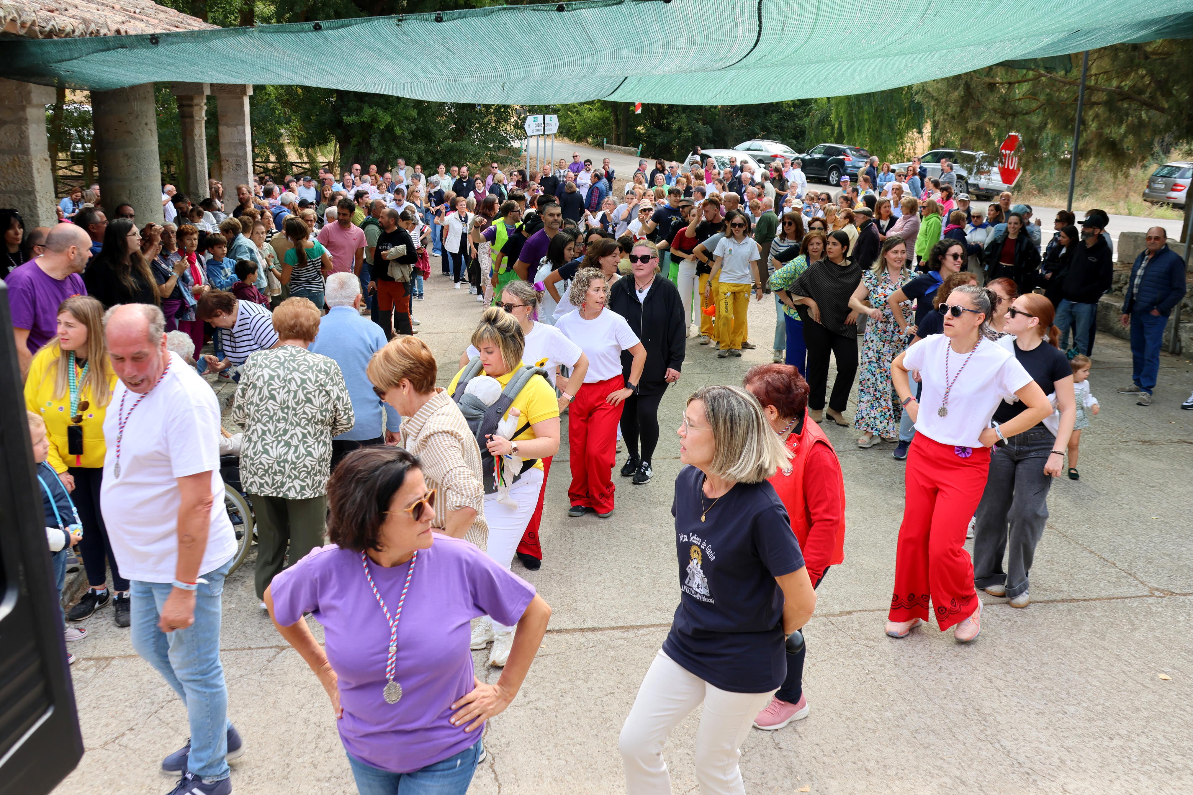 Antigüedad se rinde a la Virgen de Garón