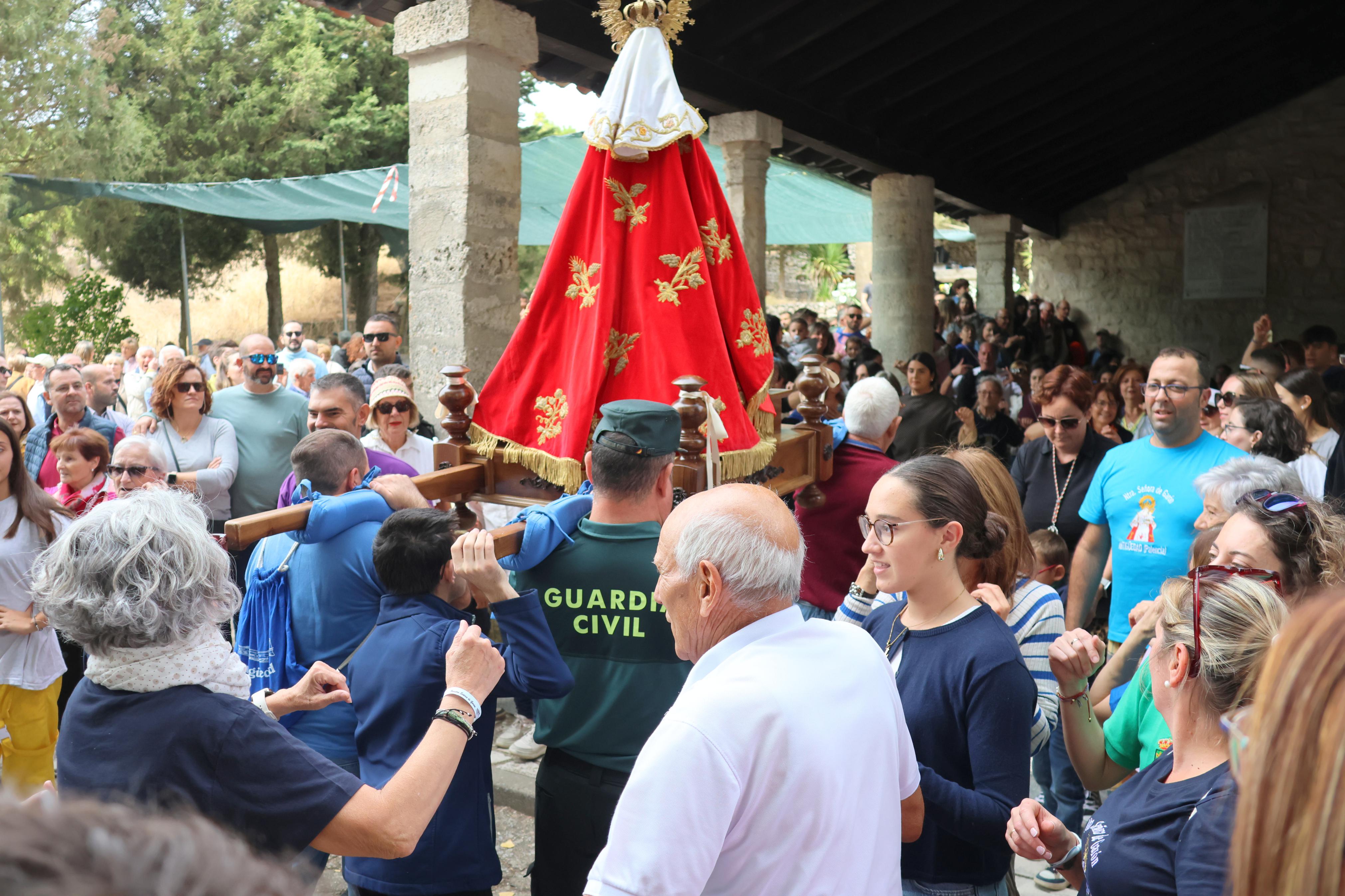 Antigüedad se rinde a la Virgen de Garón