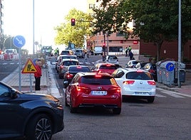 Retenciones en la salida de Parquesol por Ciudad de la Habana durante el cambio de la señalización por las obras de la red de calor.