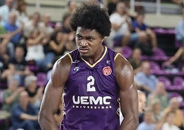 Jacob Hanna celebra una acción en el partido ante Ponferrada.