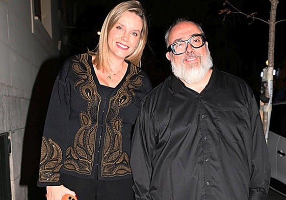 Álex de la Iglesia y Carolina Bang no se quisieron perder la fiesta.