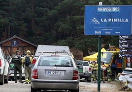 Trasiego del operativo en la llegada a La Pinilla, donde está el puesto de mando avanzado frente al incendio de Cerezo de Arriba.