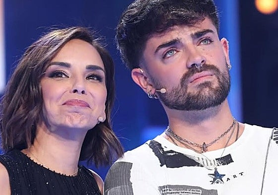 Chenoa, junto al vallisoletano Iván Rojo, tras conocer su expulsión del programa.