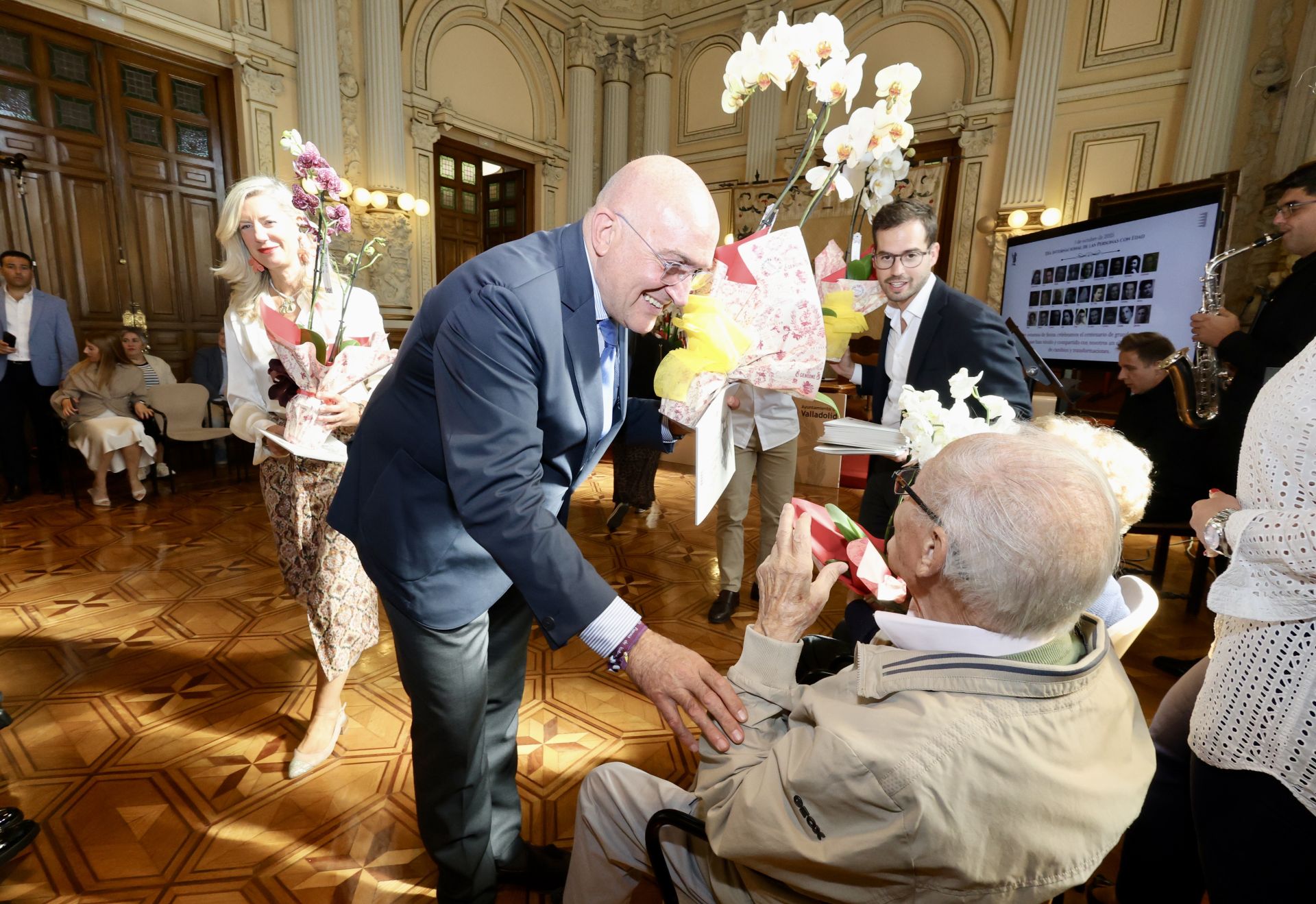 El homenaje a los centenarios de Valladolid, en imágenes