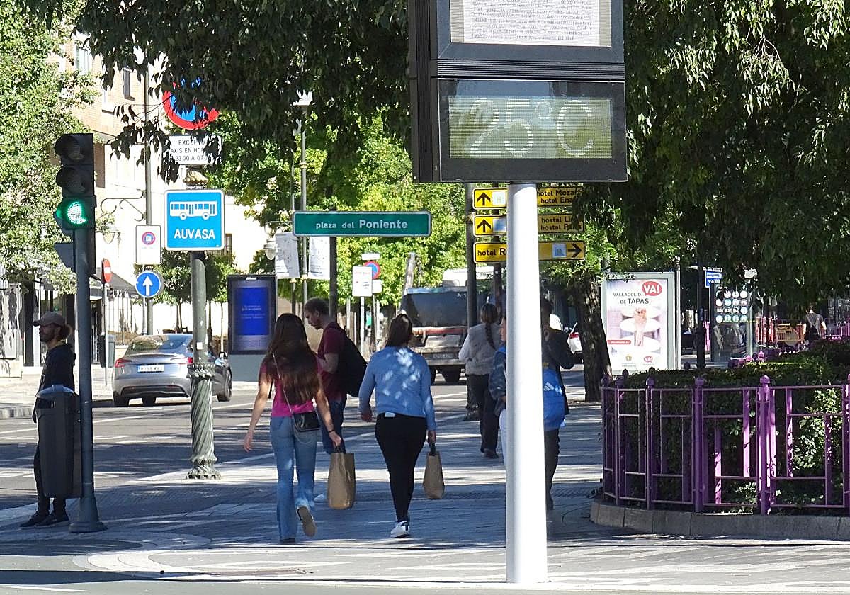 El termómetro marcaba 25 grados a las cuatro de la tarde de este jueves en Poniente.