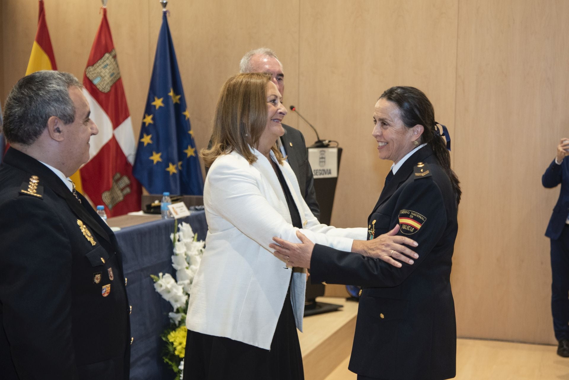 Segovia arropa a la Policía Nacional en su festividad