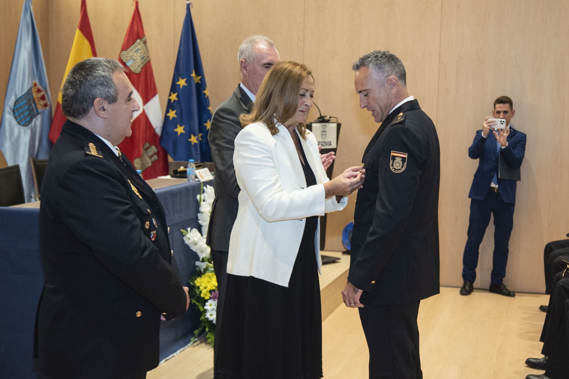Segovia arropa a la Policía Nacional en su festividad
