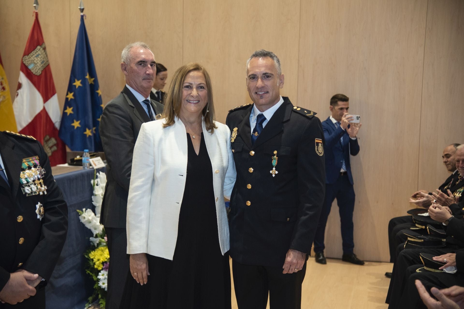 Segovia arropa a la Policía Nacional en su festividad