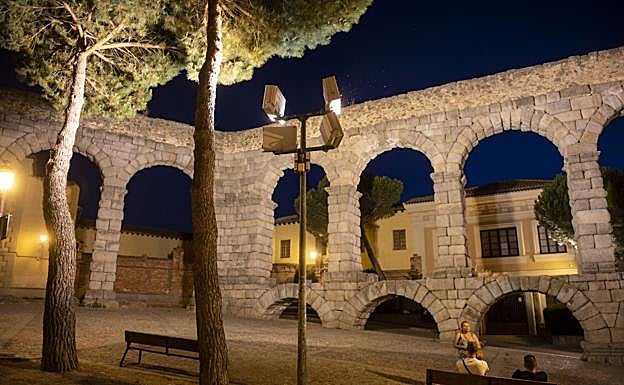 El Acueducto contará con nueva iluminación.