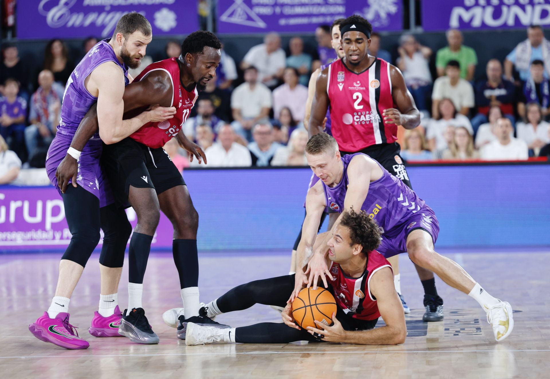 Primera victoria en casa