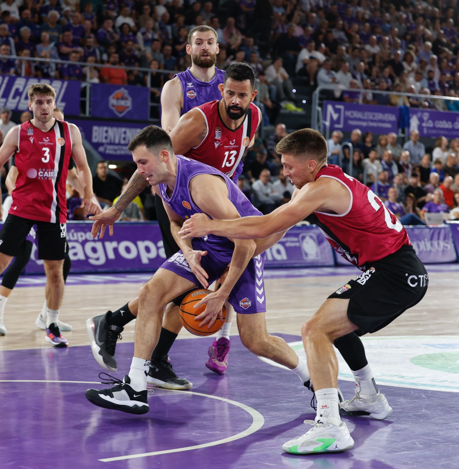 Primera victoria en casa