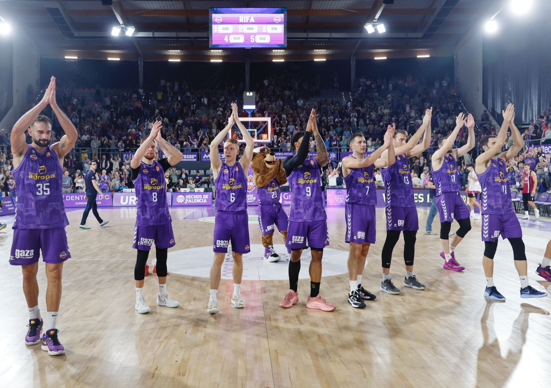 Primera victoria en casa